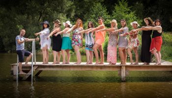 Finalistky MISS Prima křivky dováděly ve společnosti Petra Kutheila