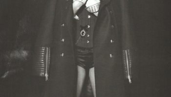 V editorialu italského Vogue oblékla na sebe Katy Perry spodní prádlo Marlies Dekkers – koupit si jej můžete i u nás!