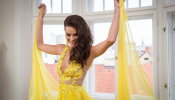 Šaty hodné světové soutěže Miss Universe