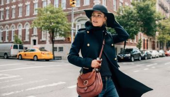 Michael Kors vrací ve své podzimní kampani do hry styl old-school kabelek