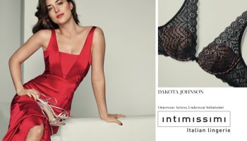 Intimissimi nechalo v kampani na spodní prádlo známé ženy oblečené!