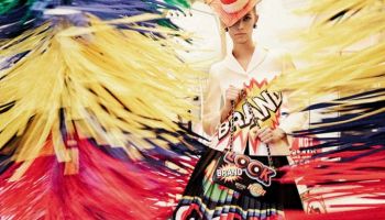 Moschino pro jarní kampaň vsadilo na dopravní značení