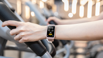 Nové fitness hodinky HONOR Watch ES – soukromý trenér na vašem zápěstí