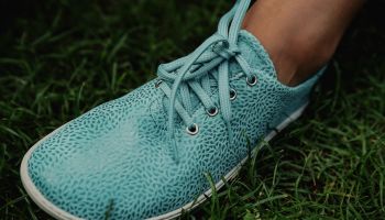 Flexibilní a měkká barefoot bota na celodenní nošení do města