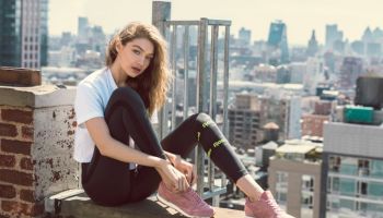 Gigi Hadid ve sportovním hávu značky Reebok