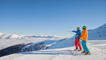 Lyžařský areál Bad Kleinkirchheim: slunečné okamžiky na sněhu