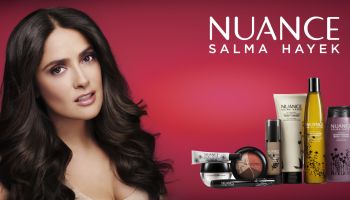 Salma Hayek vyvíjí vlastní kosmetickou značku Nuance