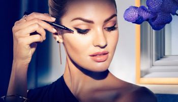 Candice Swanepoel se blýskla v nové kampani Max Factor