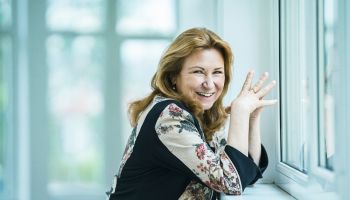 Návrat do práce po mateřské je těžký, stát v tomto selhal, říká předsedkyně Národní rozpočtové rady Eva Zamrazilová