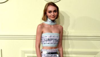 Co nosí v kabelce Lily-Rose Depp?