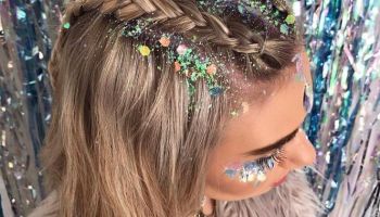 10 účesů z festivalu Coachella 2018
