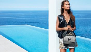 Průzračné moře na pozadí kampaně Louis Vuitton ke kolekci Cruise 2018