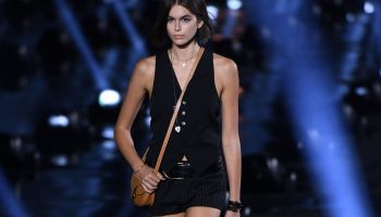 Show Yves Saint Laurent zakončila supermodelka Naomi Campbell