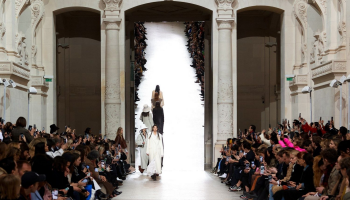 Nina Ricci vyprávěla svůj příběh v přehlídce na pařížském týdnu módy