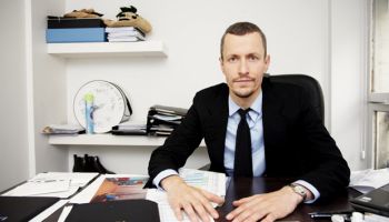 Zprávy z módy: Umělecký ředitel Lucas Ossendrijver odchází z módního domu Lanvin