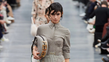 Milan Fashion Week: Kreativní návrhář Fendi čerpal z historie samotné značky