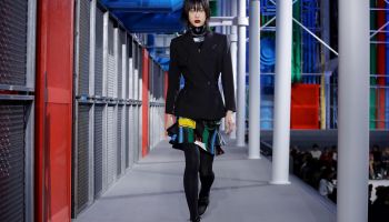 V eklektické kolekci Louis Vuitton se mísila moderní pařížská architektura