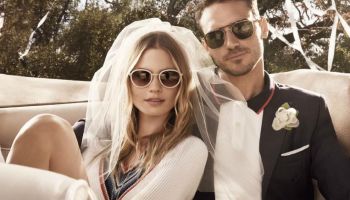 Sexy Behati Prinsloo v brýlích Tommy Hilfiger