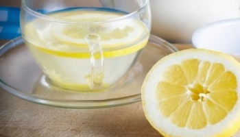 Skutečné výhody teplé vody s citronem