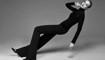 Kolekci ZARA X NARCISO RODRIGUEZ v aerodynamických pózách nafotila ruská modelka Natalia Vodianova