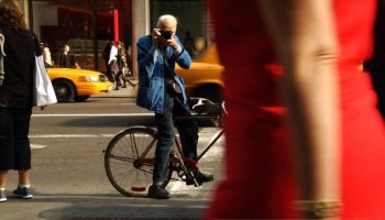 Legendární módní fotograf Bill Cunningham zemřel ve věku 87