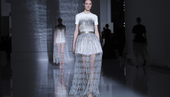 Modernost snoubící se s elegancí v nové couture kolekci Givenchy
