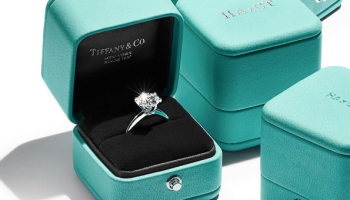 Diamanty z Ruska oficiálně přestane nakupovat společnost Tiffany &amp; Co.