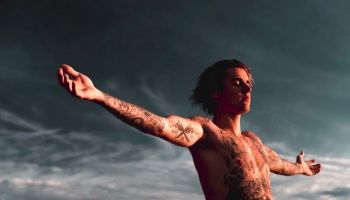 Justin Bieber spolupracuje na novém přírodním deodorantu