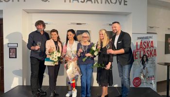 Kalendář Lucie Bílé a Psí šance pomůže československým vlčákům
