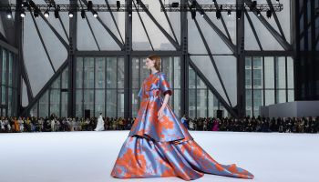 Kolekce Carolina Herrera na týdnu módy v New Yorku hrála všemi barvami