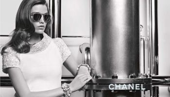 Jak moc chic mohou být brýle? To uvidíte v podzimní kampani Chanel