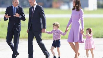 Prohlédněte si všechny outfity Kate Middleton na cestě po Polsku a Německu
