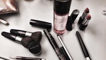 O krásné líčení ve Fashion Story se postarala Mary Kay