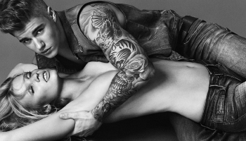 Justin Bieber a Lara Stone pózují ve vyzývavé kampani Calvin Klein