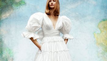 Svatební kolekce módního domu Viktor &amp; Rolf byla zahalena do sněhu a ledu