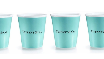 Jojo, kelímky na pití nebo pálky - exkluzivní předměty s designem Tiffany &amp; Co.