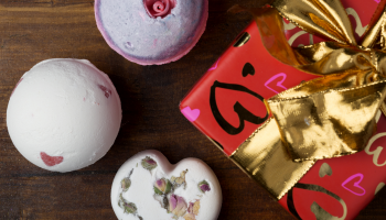 Valentýnské dárky pro ženy - žhavé novinky, které potěší.