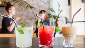 5 letních drinků s kávou i bez pro pořádné osvěžení
