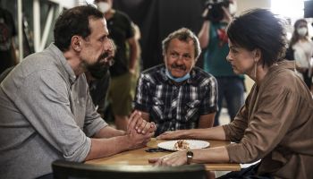 Iva Janžurová, Pavel Šimčík, Klára Melíšková a Iva Pazderková právě natáčejí nový film Miroslava Krobota