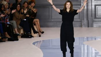 Waight Keller opouští Givenchy. Podívejte se na její nejlepší modely, včetně svatebních šatů pro Meghan Markle