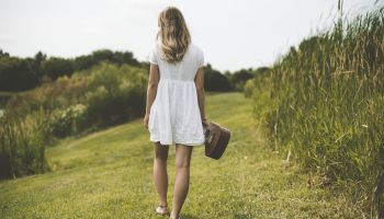 Nejvíce trendy šaty léta 2022: Jednoznačně ty bílé