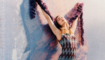 Gigi Hadid v podzimní Missoni kampani plné barev