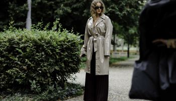 Street style na Mercedes-Benz Fashion Week 2019 byl plný luxusu i lokální módy