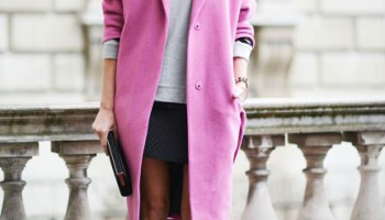 Růžový kabát konečně v ulicích