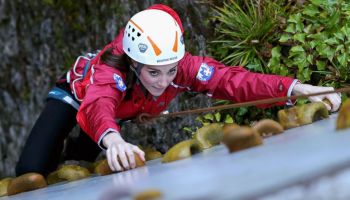 Kate Middleton při slaňování stěny