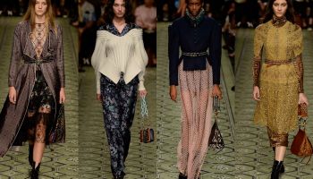 Z tradice Burberry zbyl v jarní kolekci 2017 jen úplný základ
