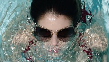 Kaia Gerber ve svém prvním módním filmu pro Miu Miu