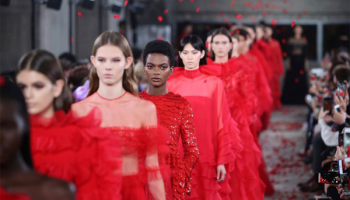 Valentino: Modelové a modelky poprvé společně na přehlídce v Tokiu