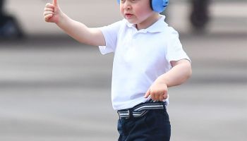 Jak se obléká malý prince George při cestování?