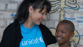 V řadě zemí nemají ženy možnost volby, musejí prostě zvládat všechno, říká Pavla Gomba, ředitelka UNICEF v ČR